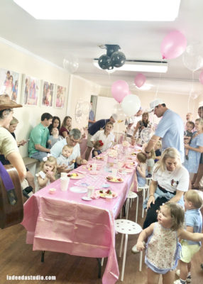 custom parties atlanta, bubbles and brunch, art studio, la dee da, art and party, kids parties, toddlers, atlanta moms,