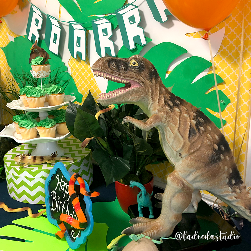 Roaring Dinos